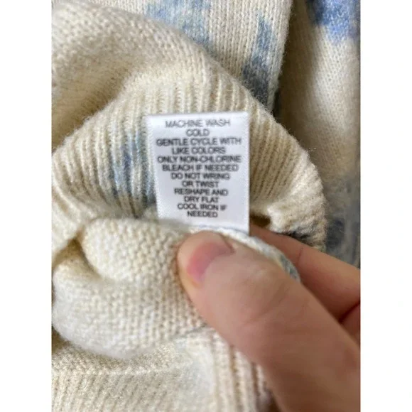 Sincerely Jules Blue Floral Crop Sweater V Neck Knit Top Medium Cottagecore Boho - Picture 8 of 8